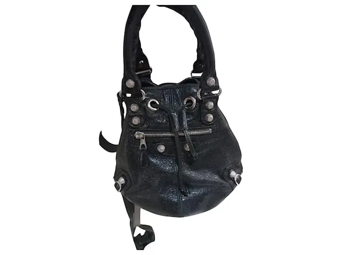 Balenciaga Pompón Negro 