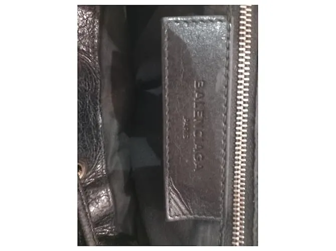 Balenciaga Pompón Negro 