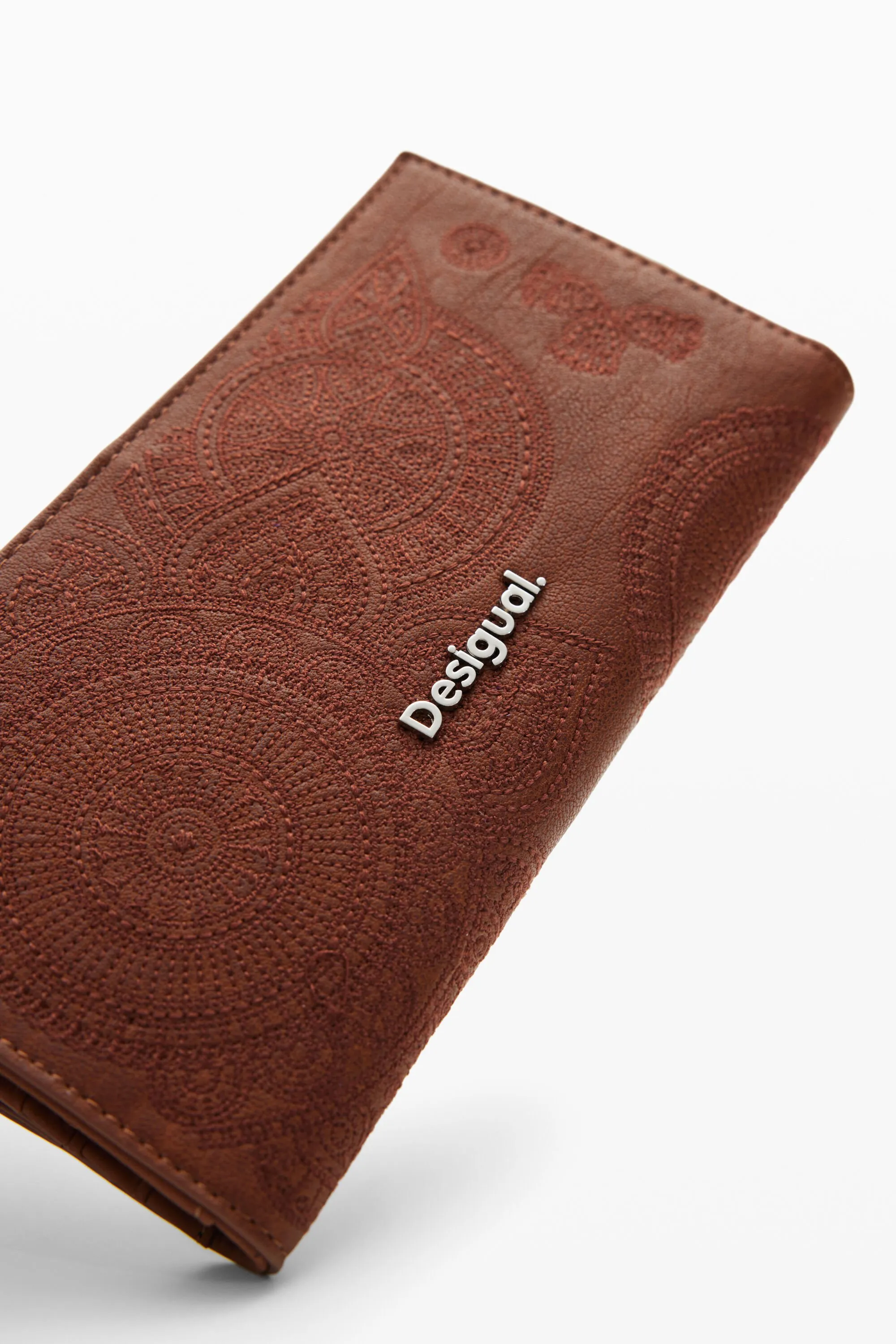 Cartera gran brodada