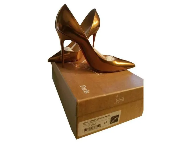 Christian Louboutin Locuras de Pigalle Dorado 