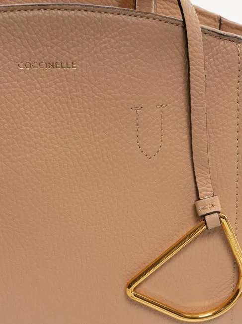 COCCINELLE NARCISSE Bolso pequeño de piel martillada