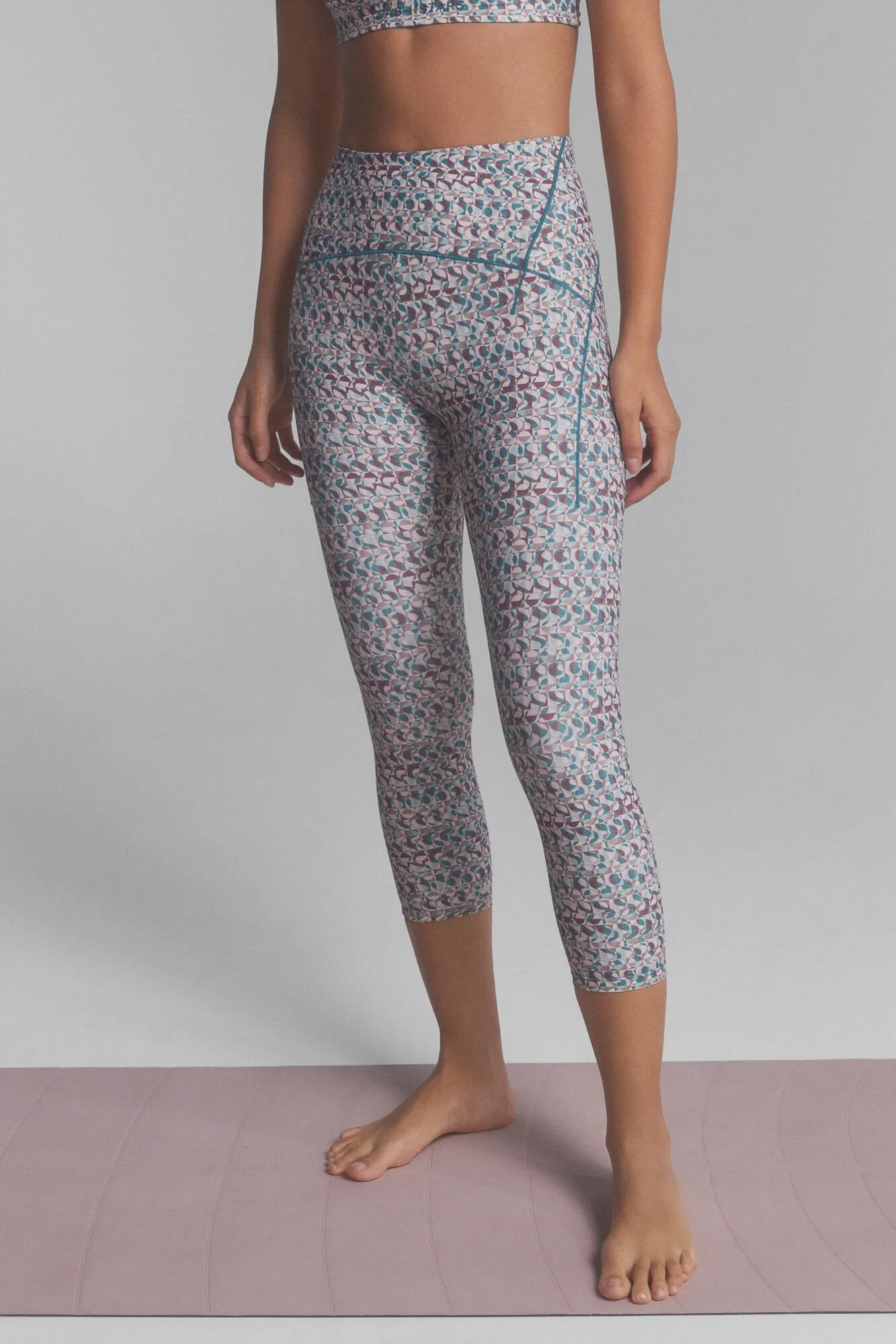 Dash and Stars Leggings SOFT MOVE crop estampado multicolor