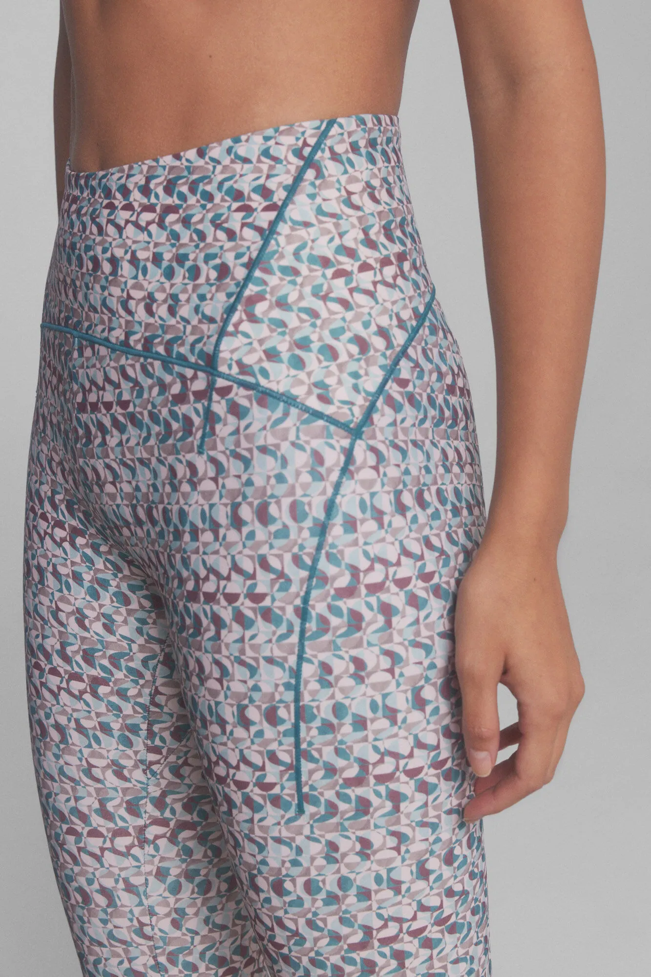 Dash and Stars Leggings SOFT MOVE crop estampado multicolor