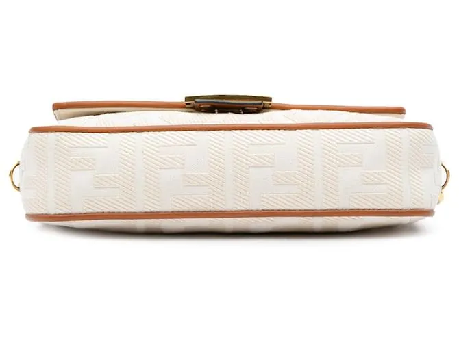Fendi Baguette de lona bordada blanca mediana Blanco 