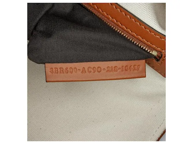 Fendi Baguette de lona bordada blanca mediana Blanco 