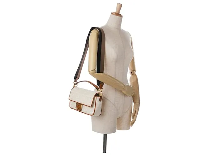 Fendi Baguette de lona bordada blanca mediana Blanco 