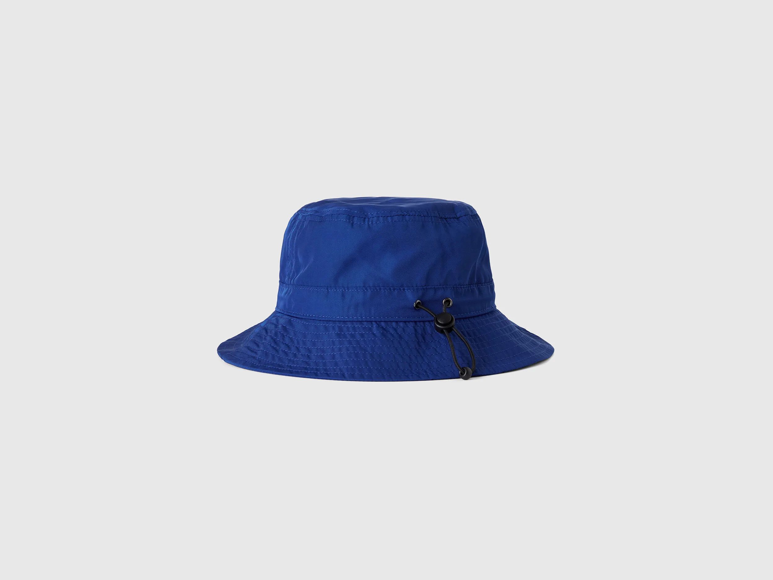 Gorro pescador con cordón