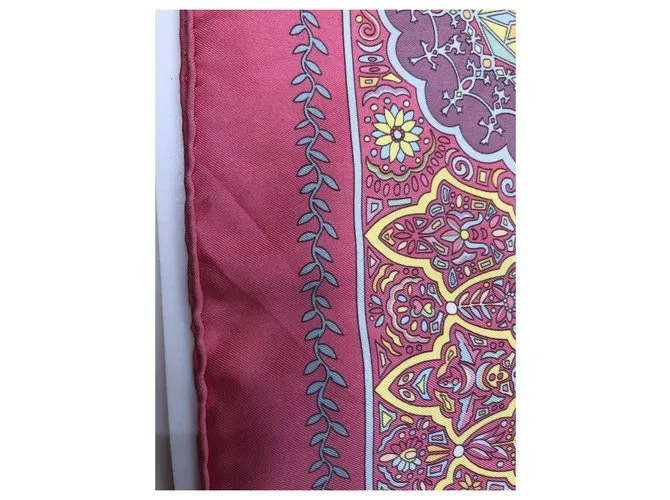 Hermès Aux portes du palais. Rosa Beige 
