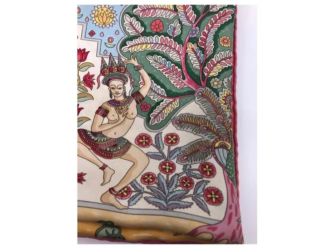 Hermès Aux portes du palais. Rosa Beige 