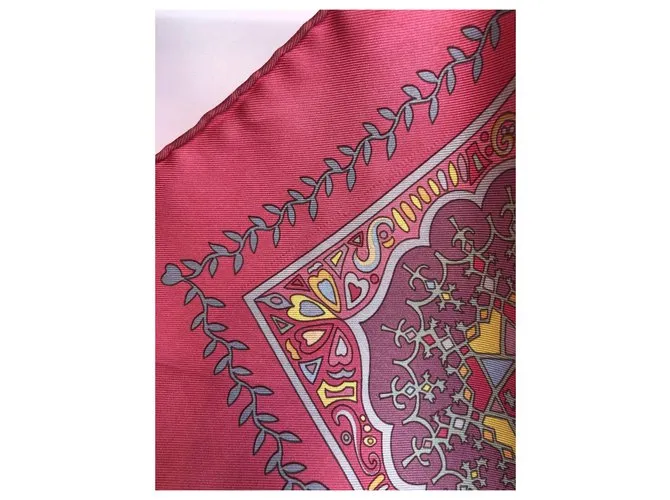 Hermès Aux portes du palais. Rosa Beige 