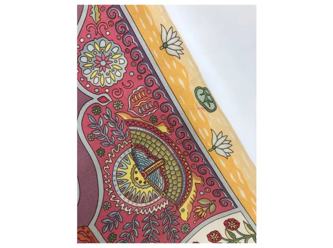 Hermès Aux portes du palais. Rosa Beige 
