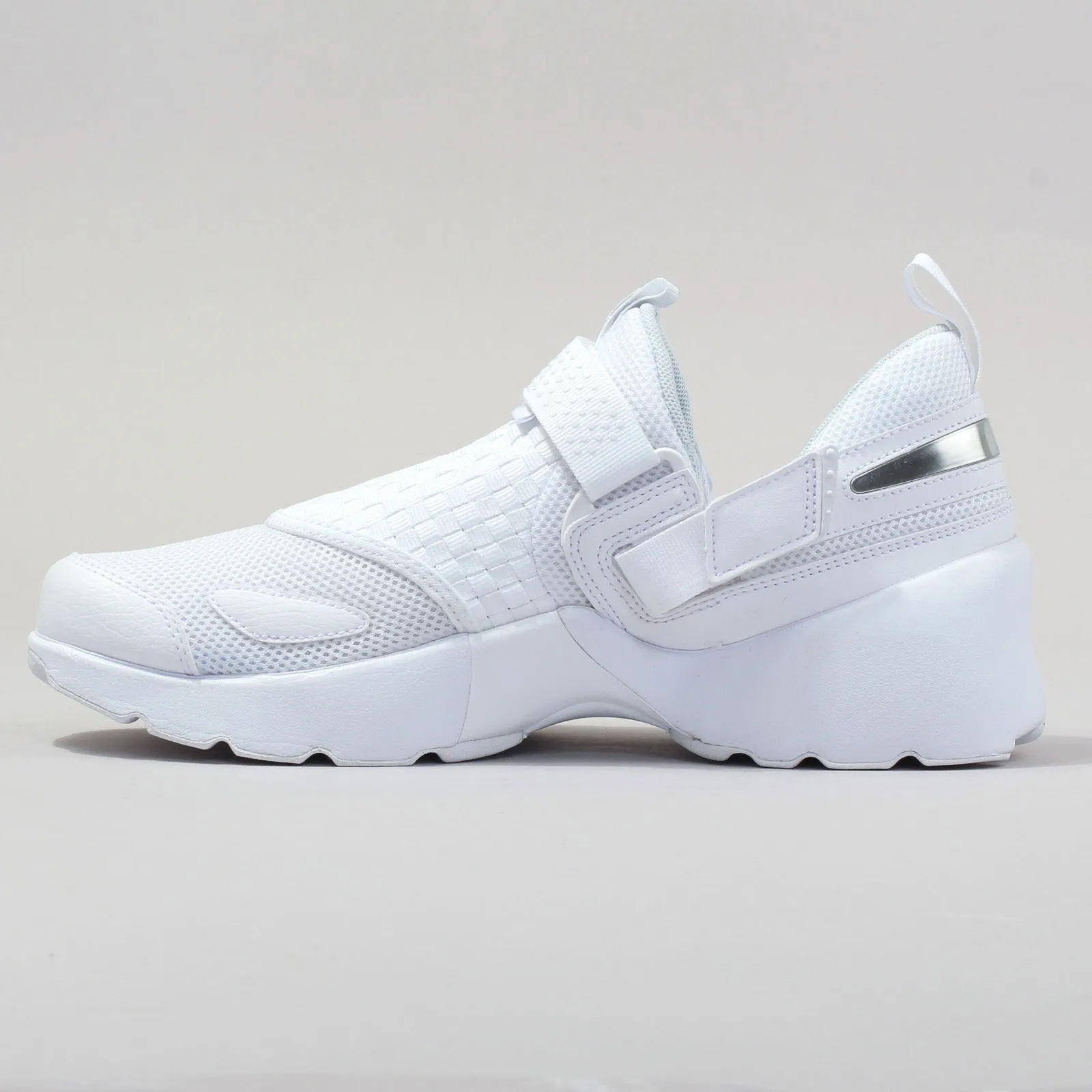 Jordan Jordan Trunner LX ''Triple White''