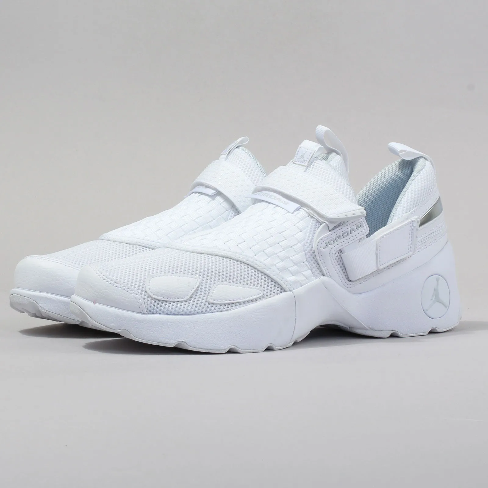 Jordan Jordan Trunner LX ''Triple White''