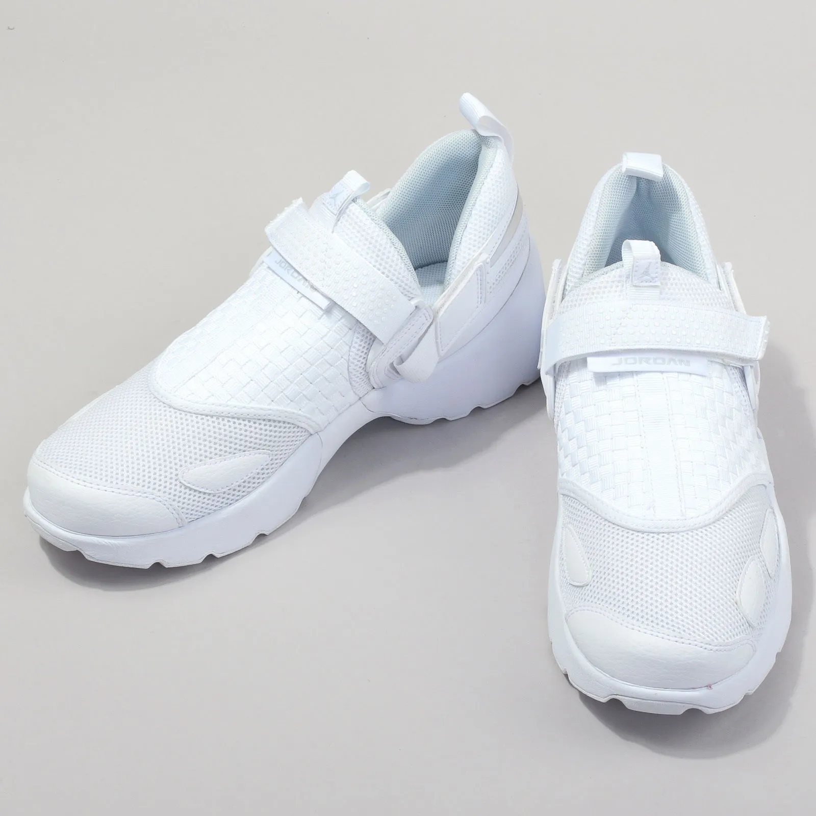 Jordan Jordan Trunner LX ''Triple White''