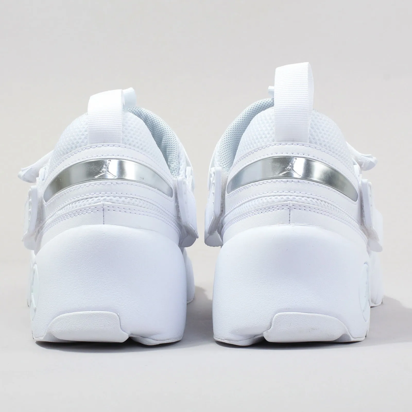 Jordan Jordan Trunner LX ''Triple White''