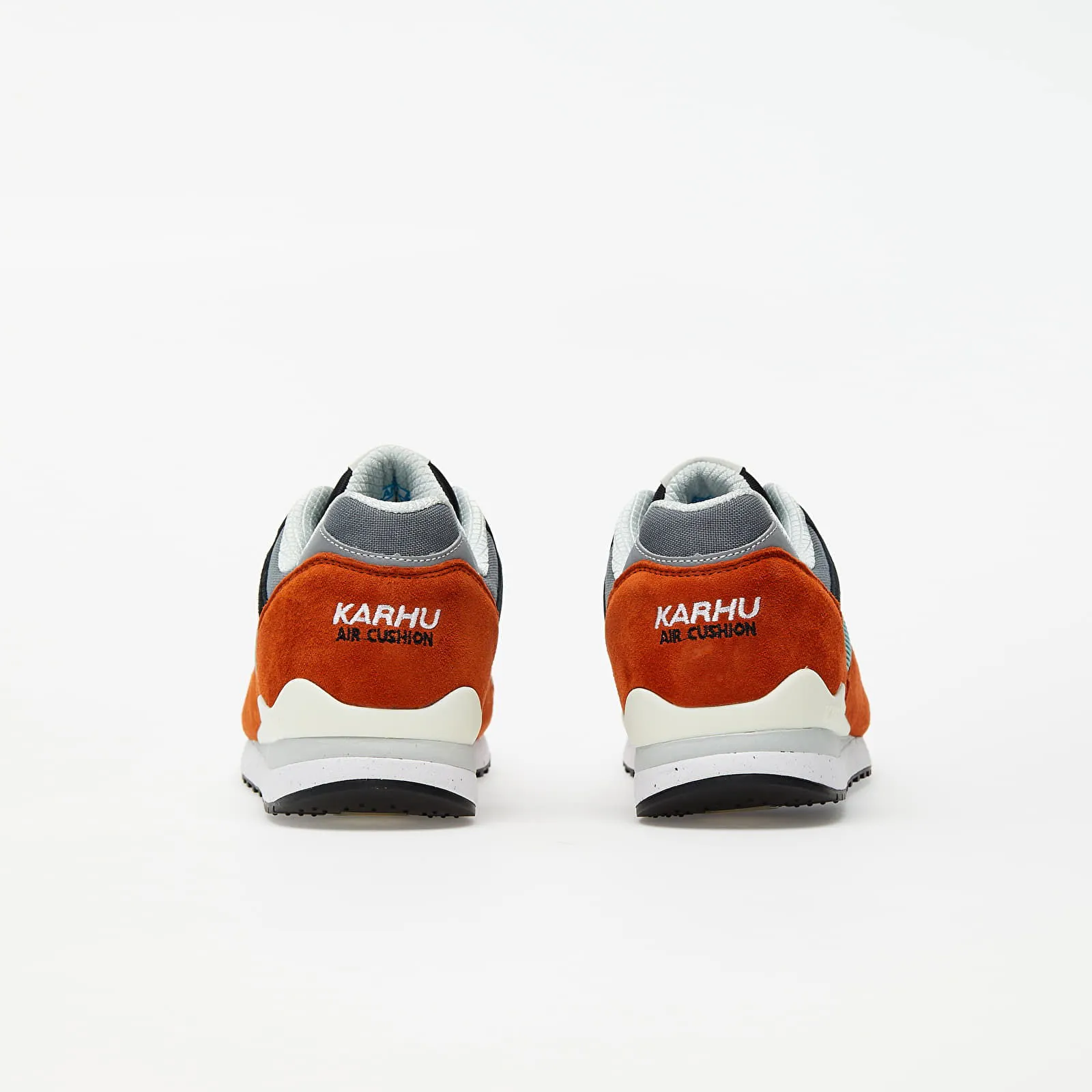 Karhu Synchron Classic