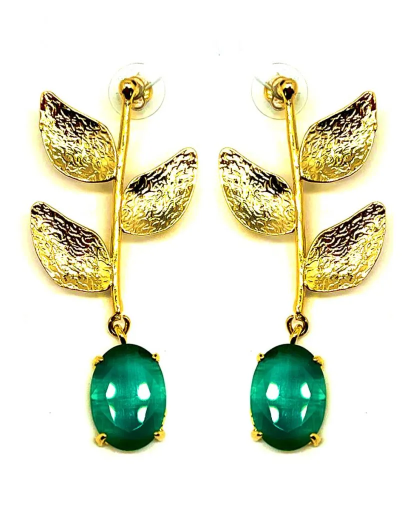 LARGOS PENDIENTES VERDES ELEGANTES CON HOJITAS DORADAS