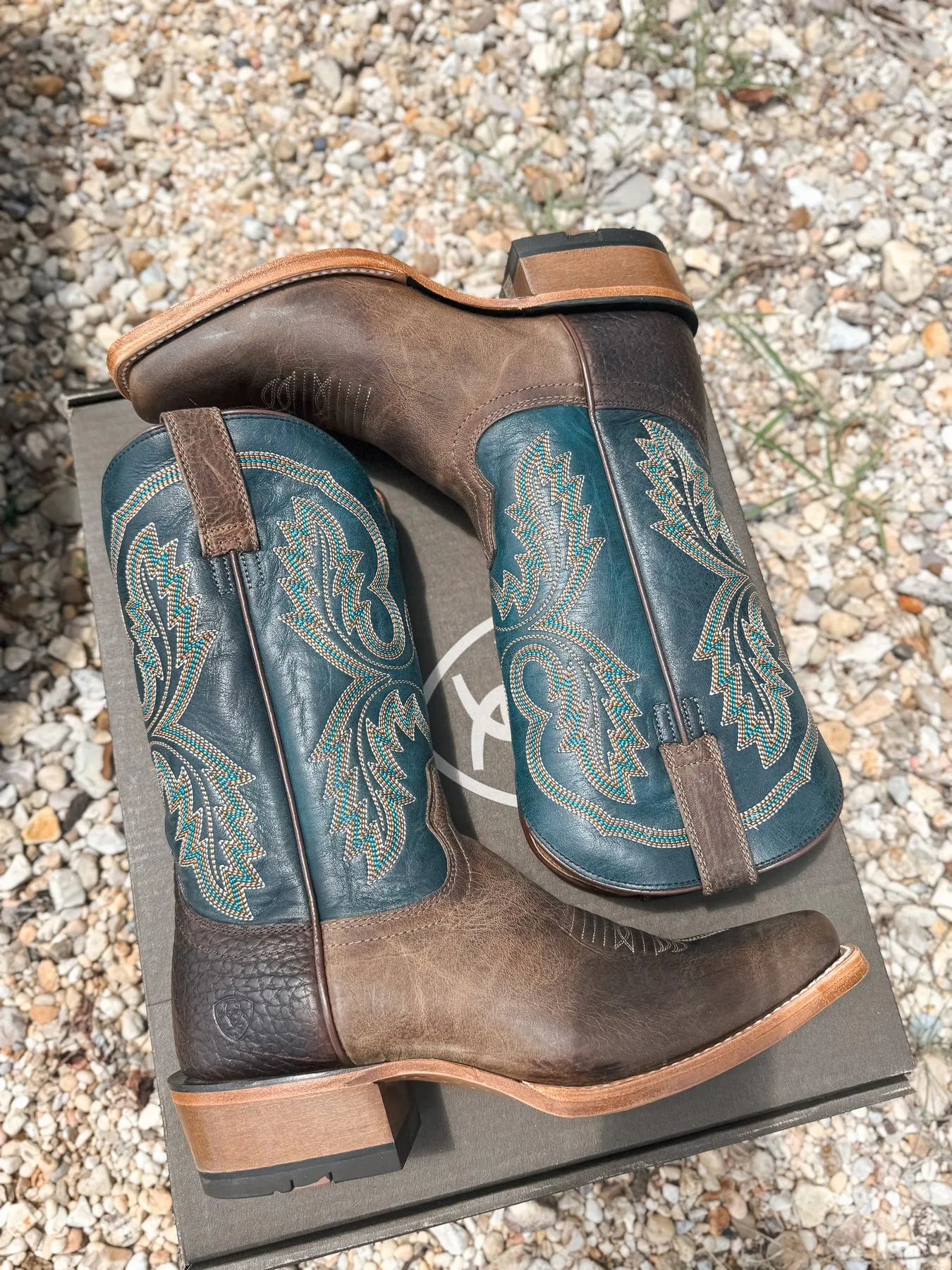 MEN'S ARIAT FUTURITY CASHOUT WICKER WESTERN BOOTS