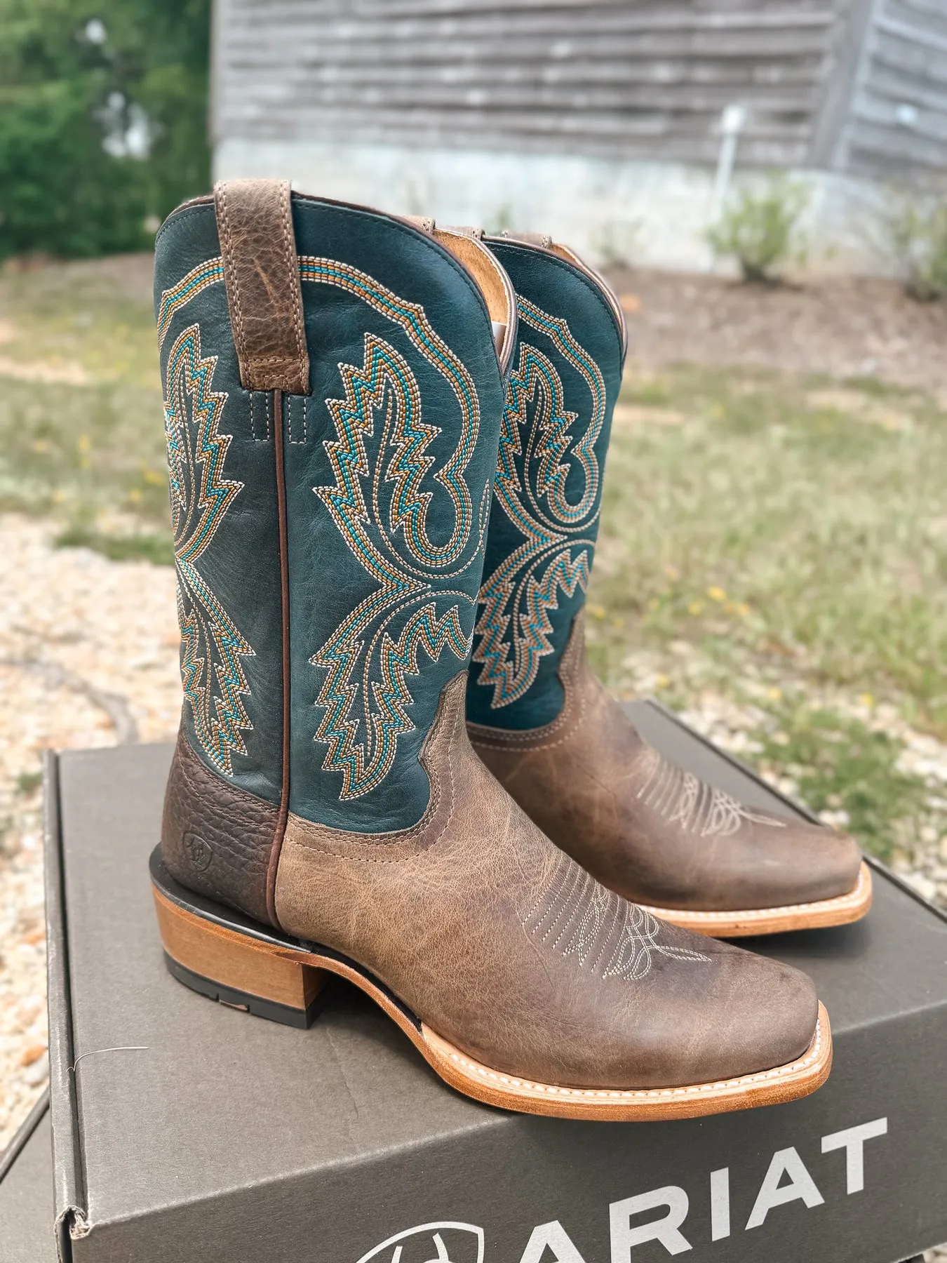 MEN'S ARIAT FUTURITY CASHOUT WICKER WESTERN BOOTS