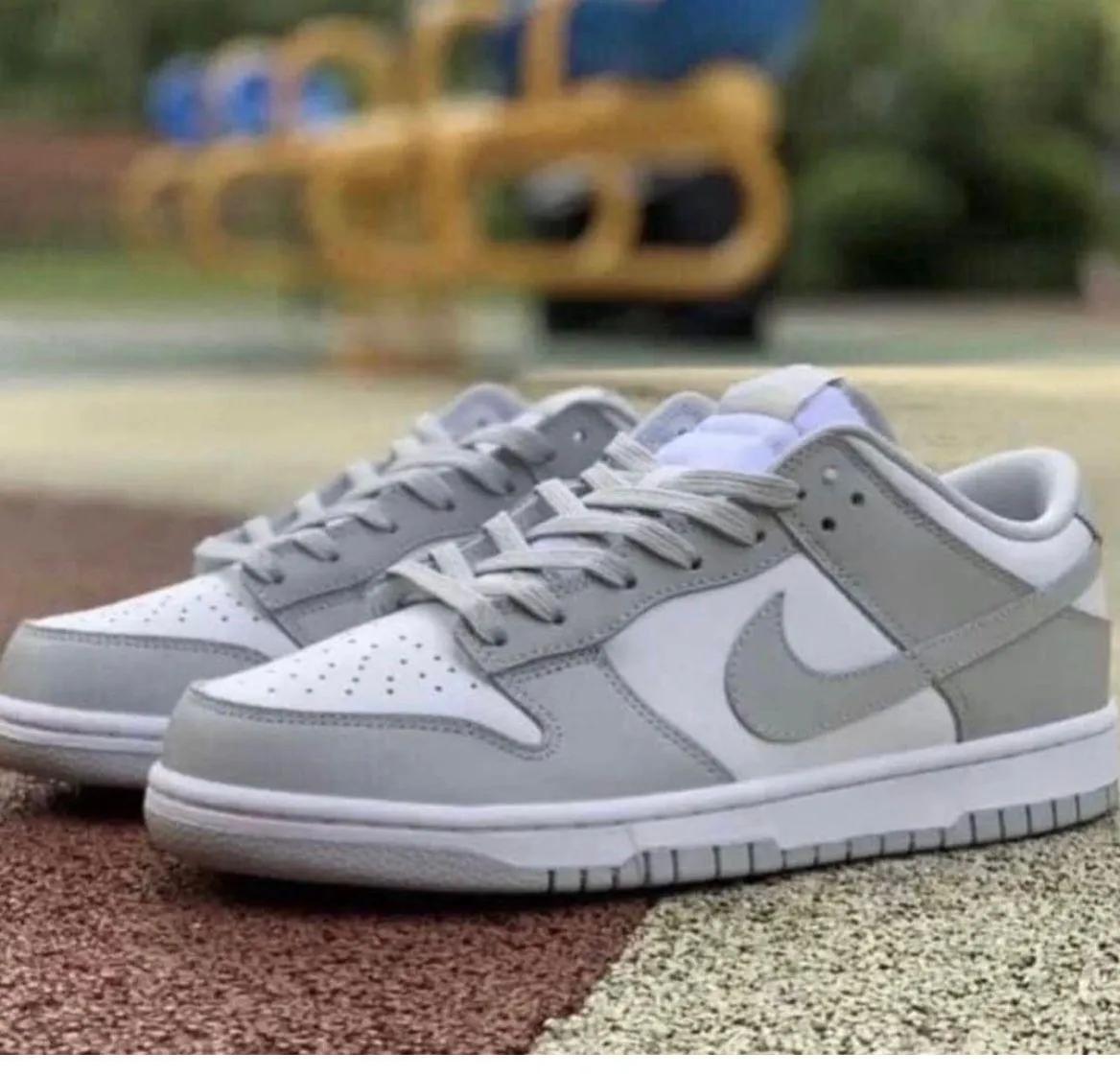 Nike Dunk blanco y cinza