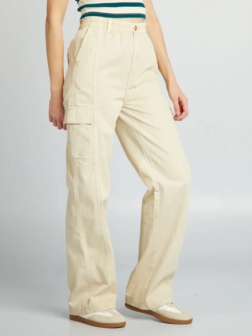 PANTALóN CON MúLTIPLES BOLSILLOS  BEIGE