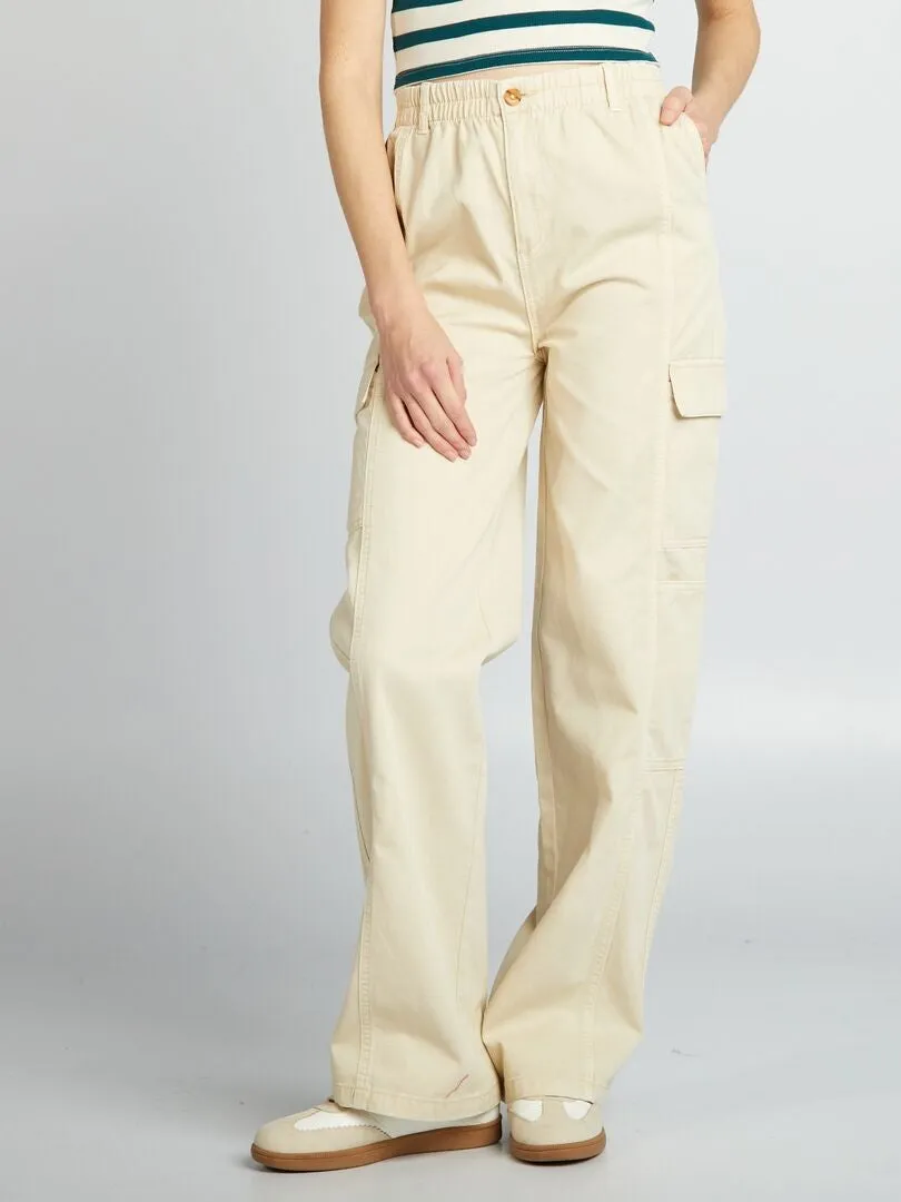 PANTALóN CON MúLTIPLES BOLSILLOS  BEIGE