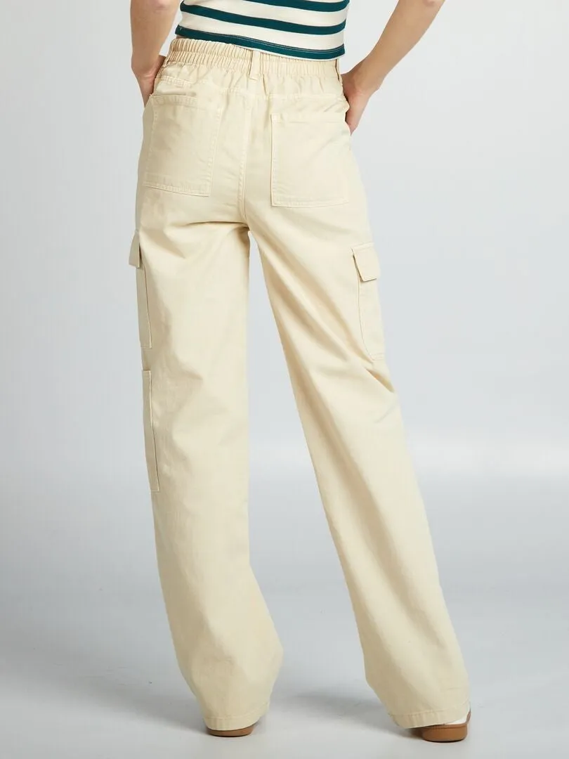 PANTALóN CON MúLTIPLES BOLSILLOS  BEIGE