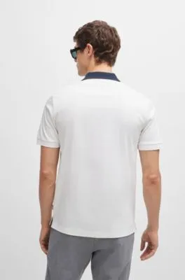 Polo slim fit de algodón mercerizado con rayas en el cuello