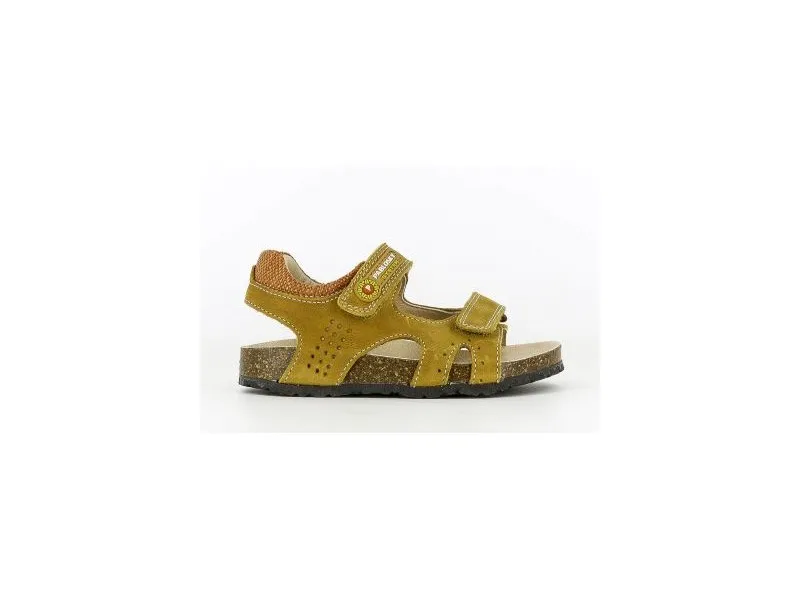SANDALIA CON AJUSTE DE VELCRO 501882 PABLOSKY EN COLOR MOSTAZA