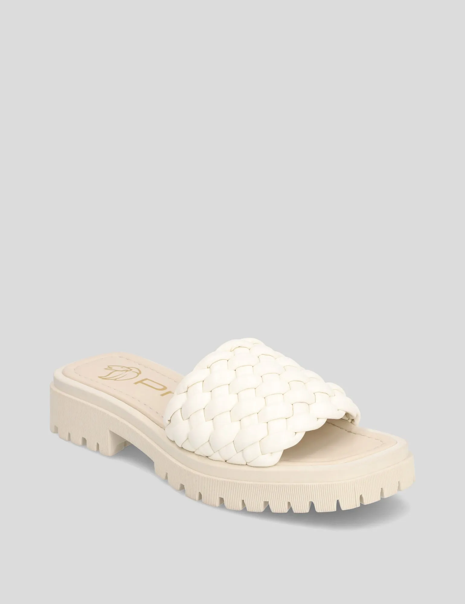 Sandalia flat trenzada en color blanco