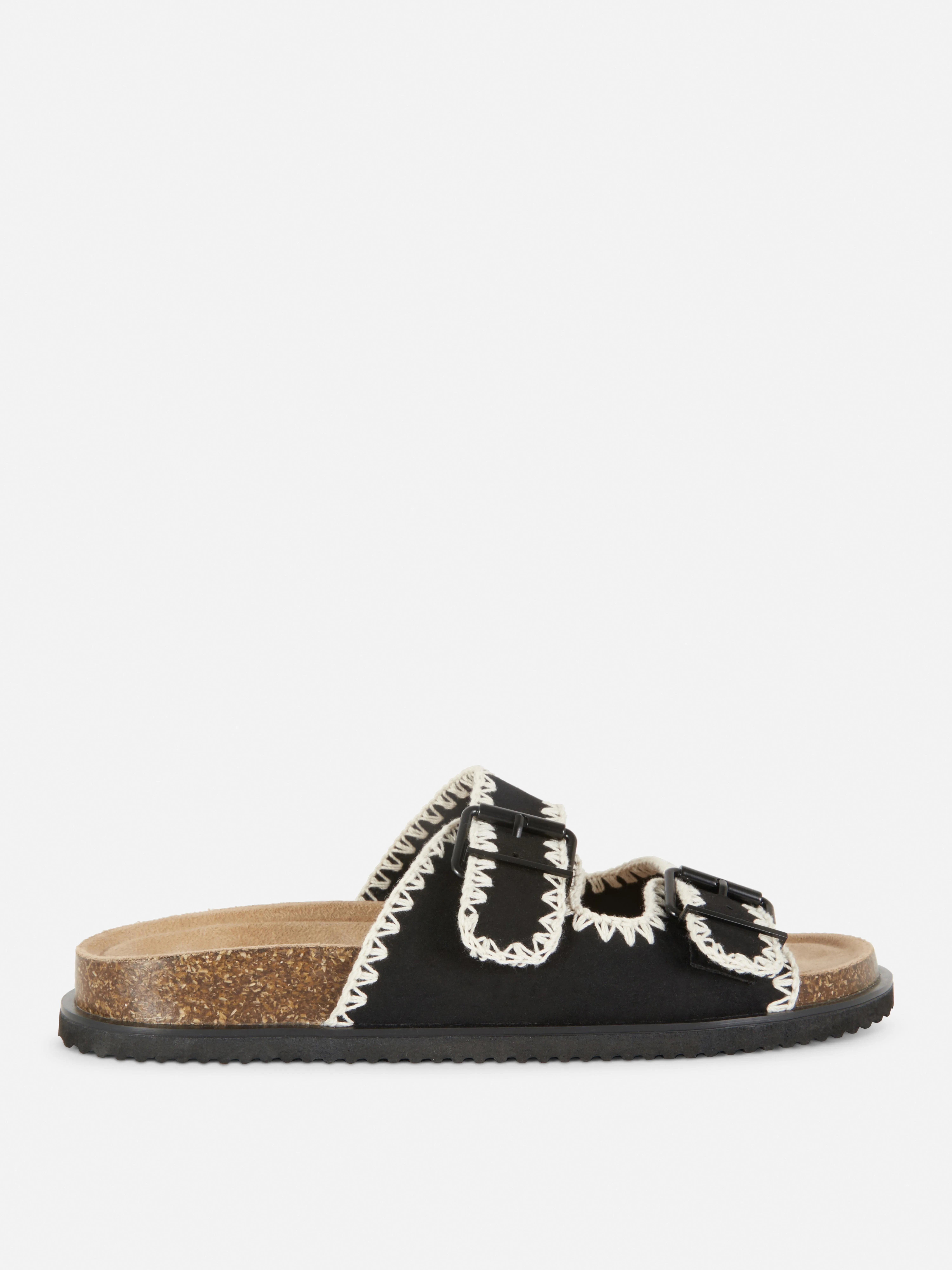 Sandalias con plantilla y pespuntes