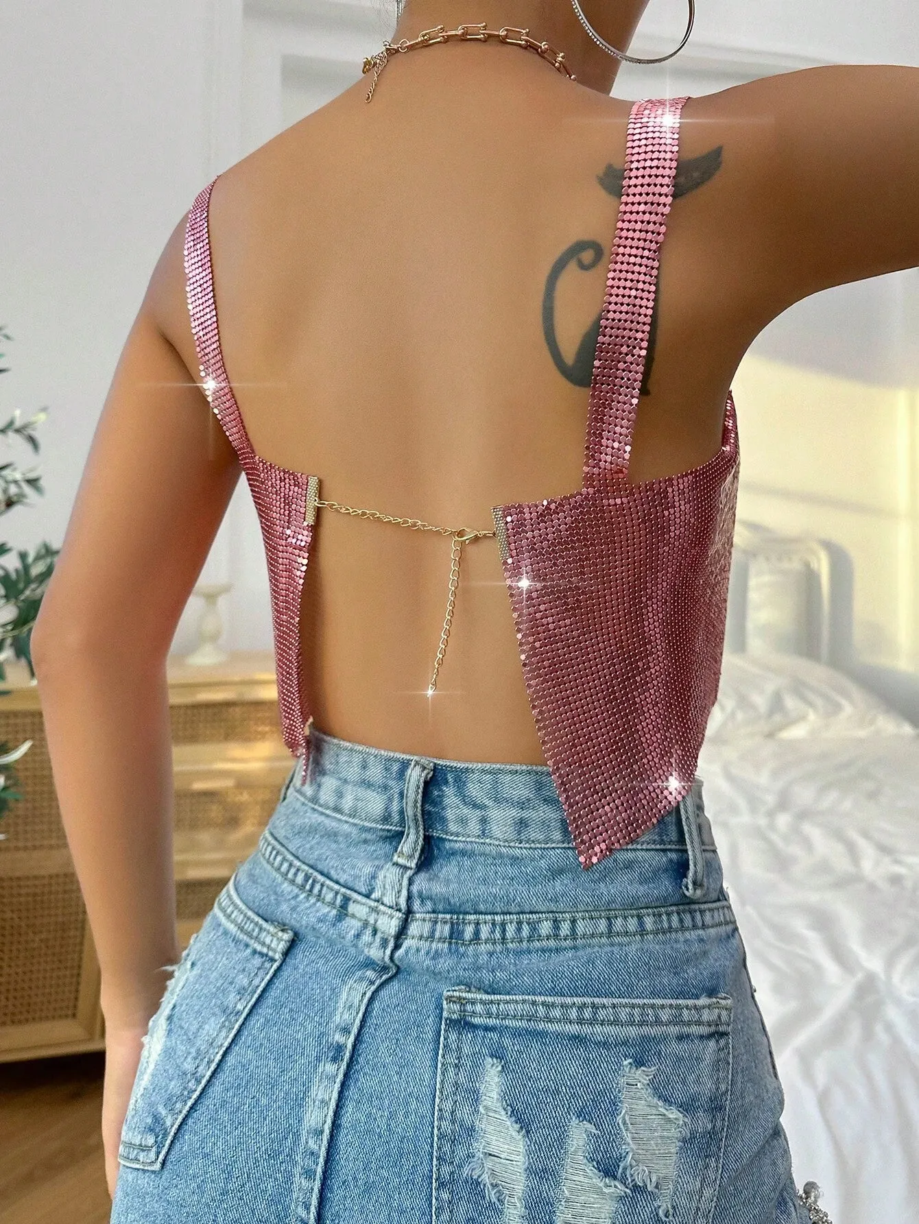 SHEIN  BAE TOP DE TIRANTES CROP DE COLOR METáLICO