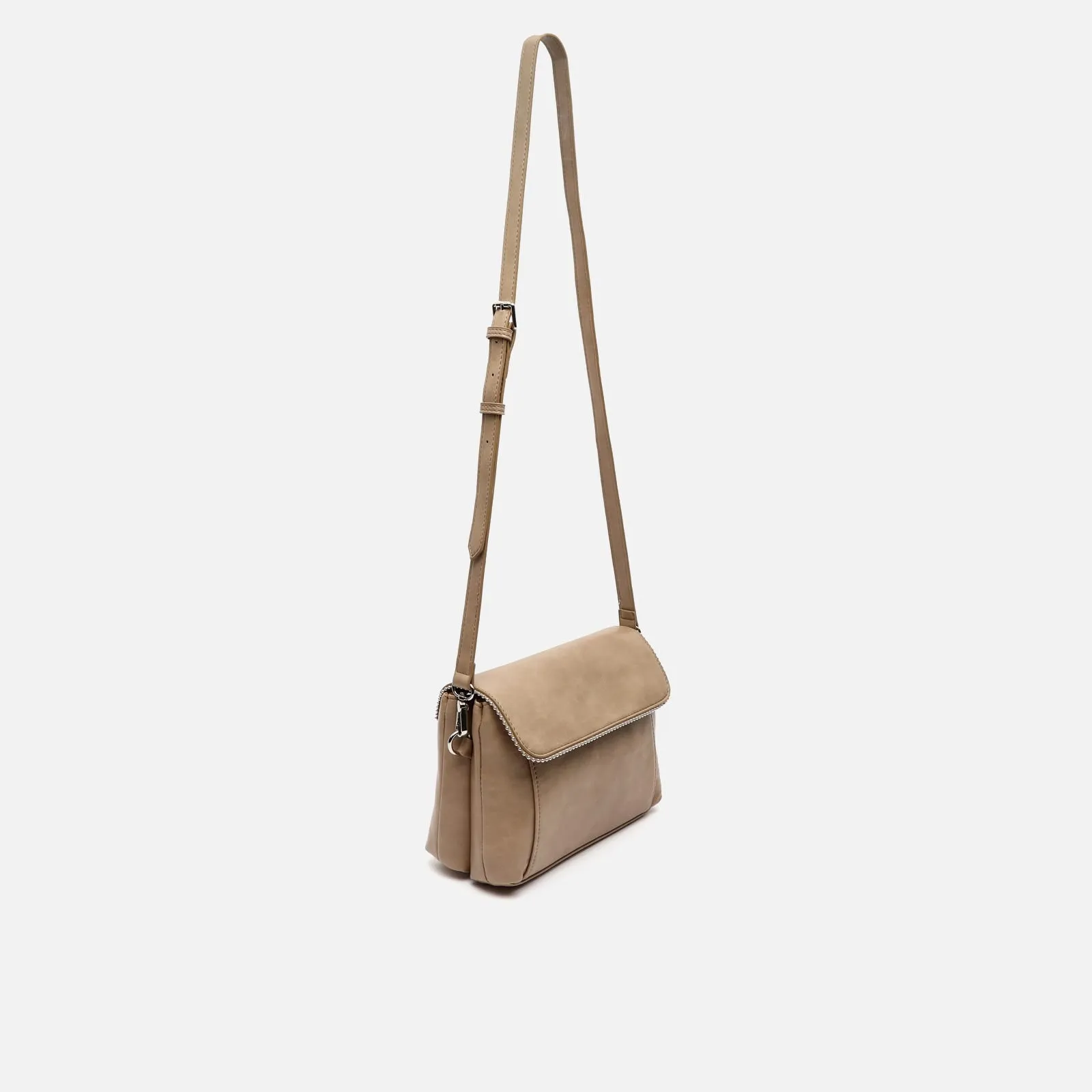 Sibilas bolso bandolera con solapa y detalles metálicos