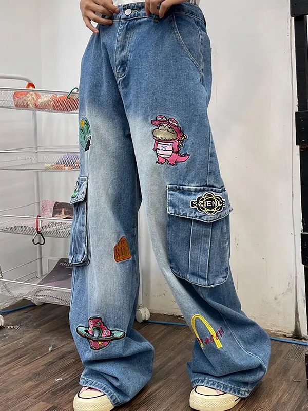 Vaqueros boyfriend con bolsillo grande y bordado de dibujos animados vintage